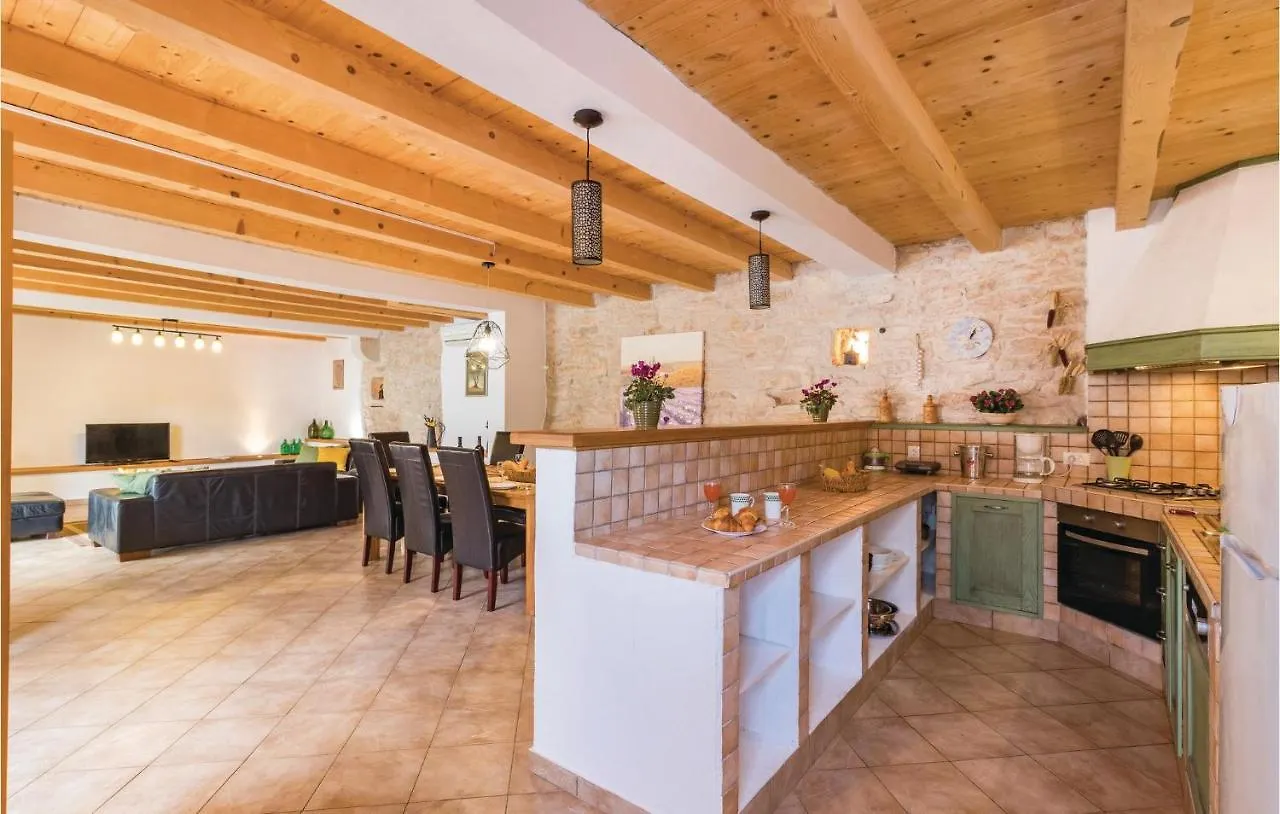 Nice Home In Zminj With Wifi קרואטיה
